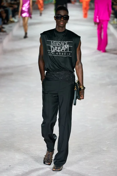 Look 70